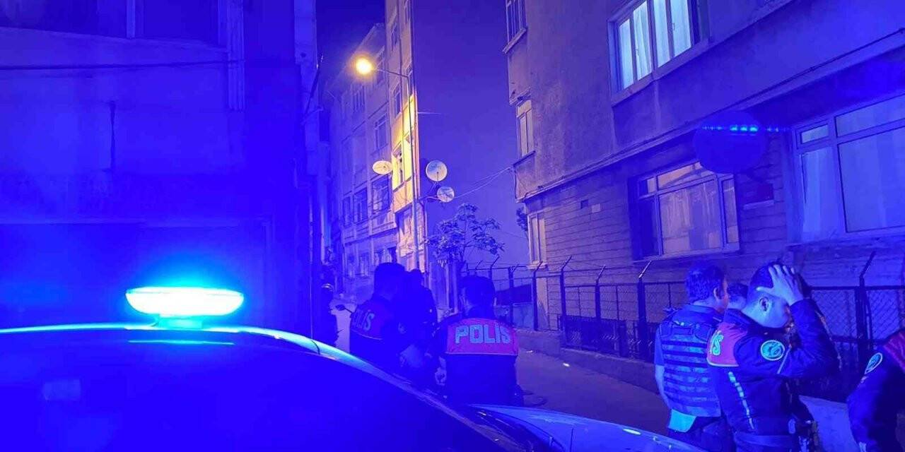 Fatih’te satırlı saldırganlar ortalığı birbirine kattı, 1 kişi vurularak yakalandı