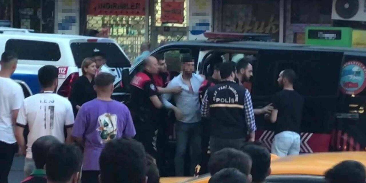 Sultanbeyli’de genç kıza telefoncuda taciz iddiası mahalleyi ayağa kaldırdı