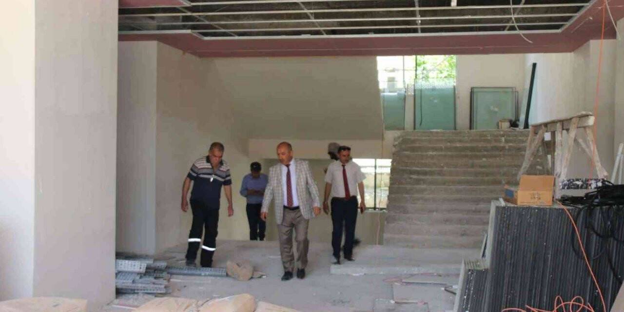 Müdür Başyiğit, okul inşaatlarında incelemelerde bulundu