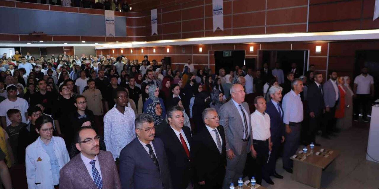 Necip Fazıl Kısakürek Şiir Okuma Yarışması’nda ödüller sahiplerini buldu