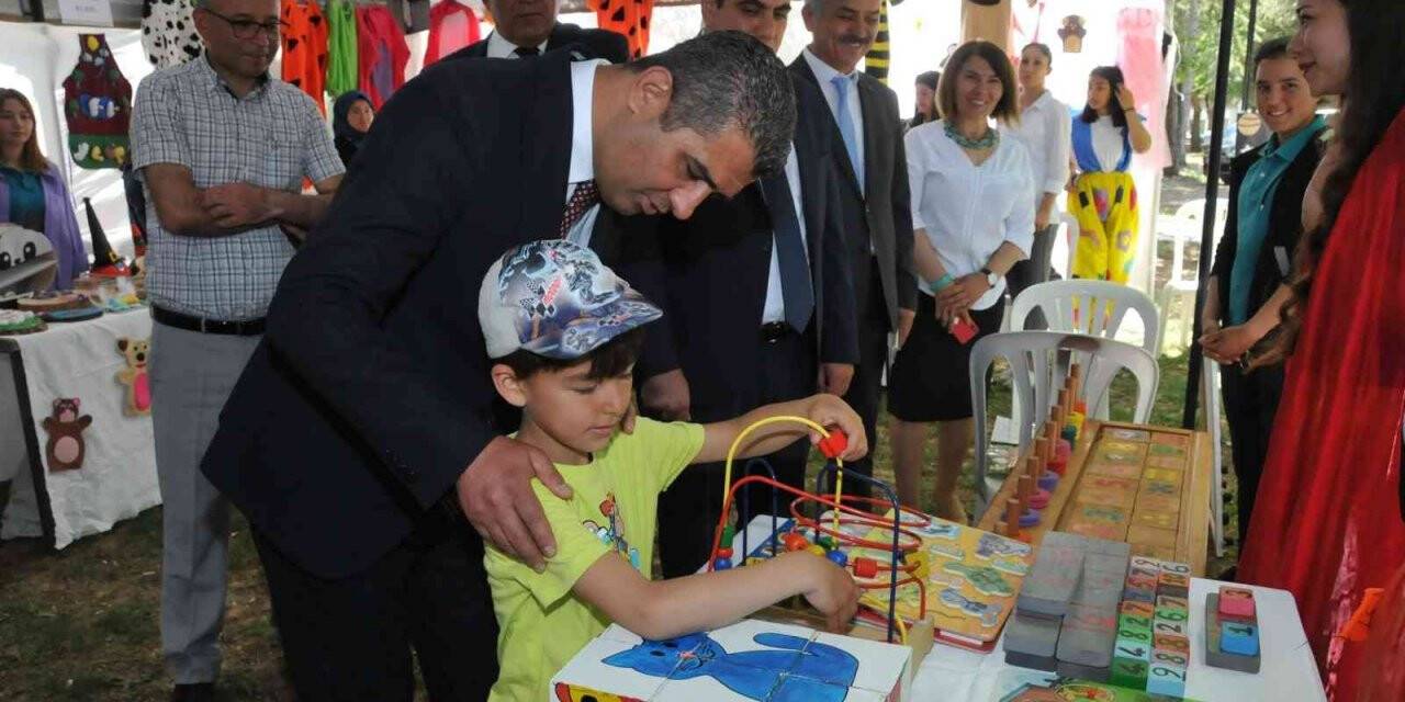 Acıpayamlı öğrenciler hünerlerini yılsonu sergisinde görücüye çıkardı