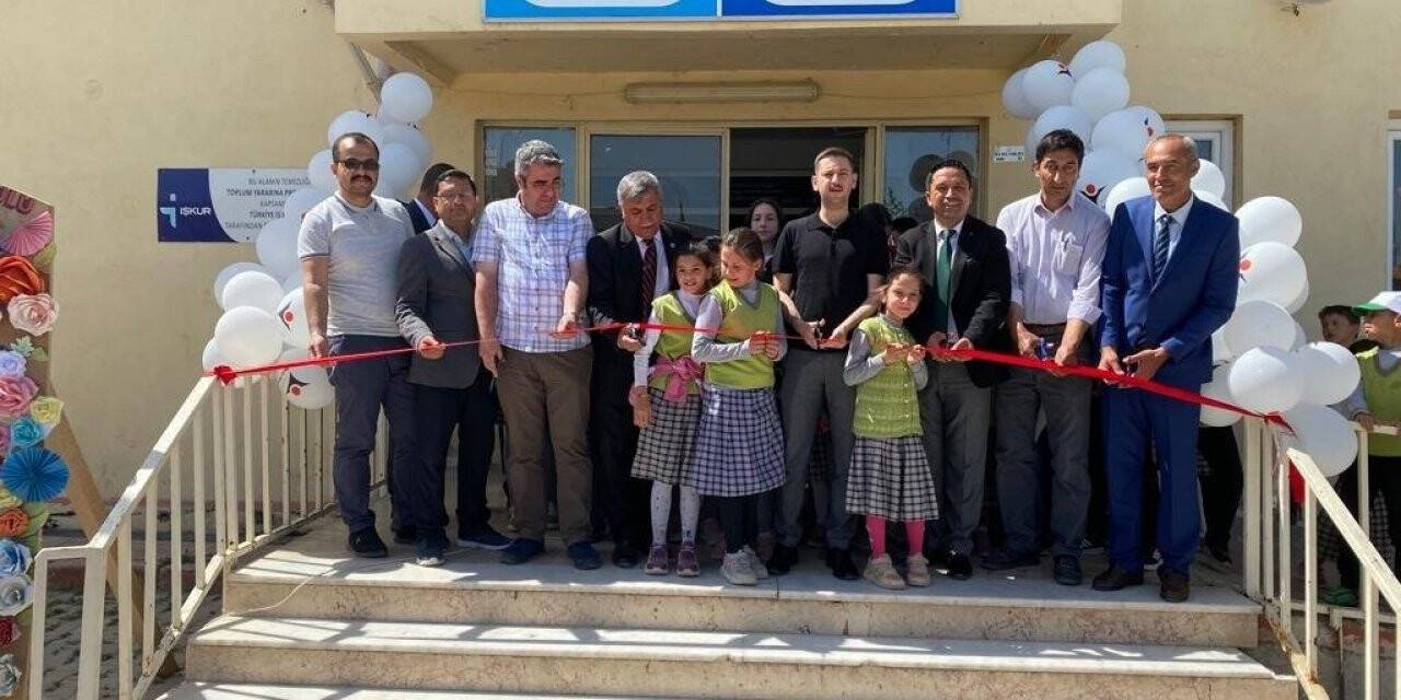 Altıntaş’ta Bilim Fuarı şenliği