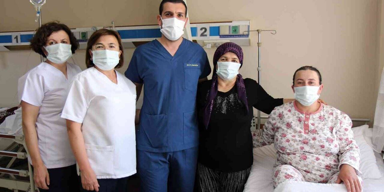 12 santimetrelik myomdan ameliyatla kurtuldu