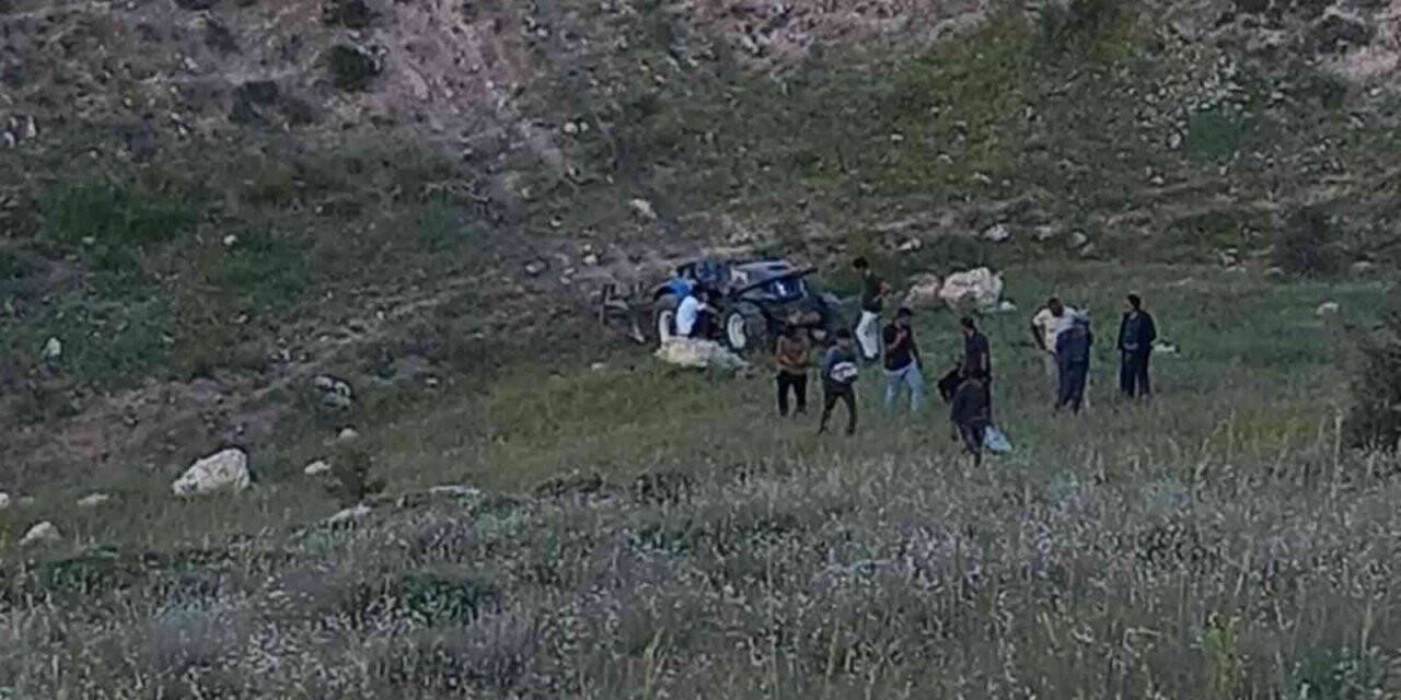Traktör devrildi, sürücüsü kazayı yara almadan atlattı