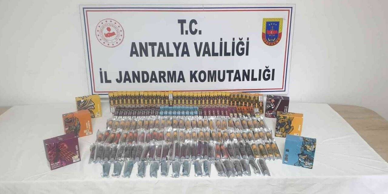 Piyasa değeri 50 bin TL olan kaçak elektronik sigara ele geçirildi