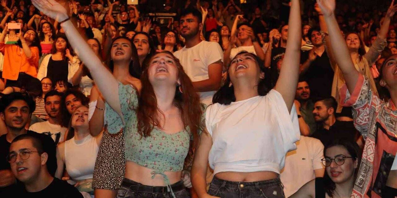 İEÜ kampüsünde şenlik coşkusu