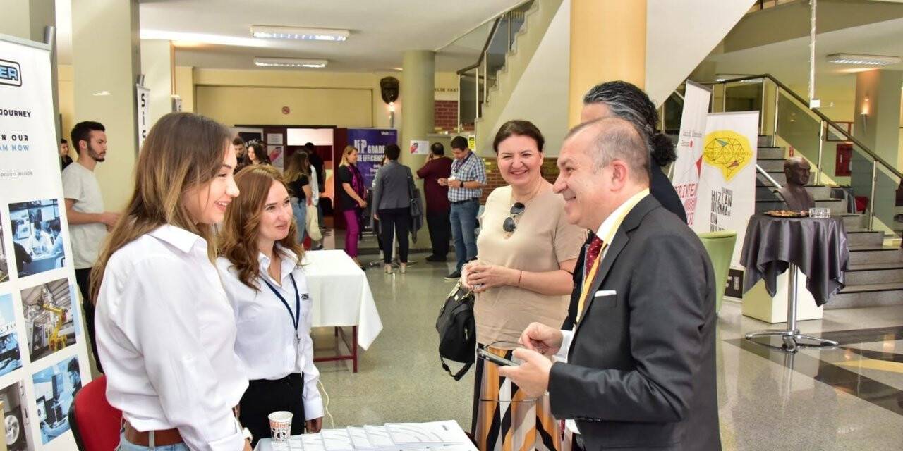 DEÜ’lü gençler, DEPARK ile kariyer fırsatlarını öğrendi