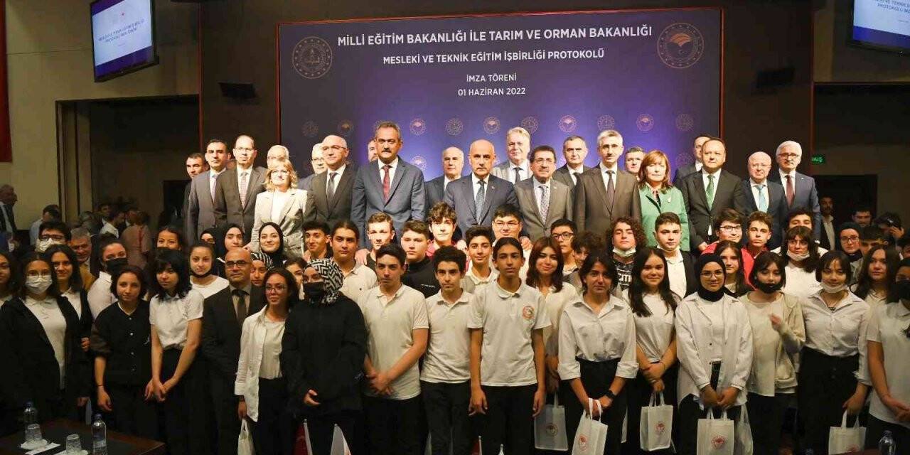 İki bakanlık mesleki ve teknik eğitimde iş birliği yapacak