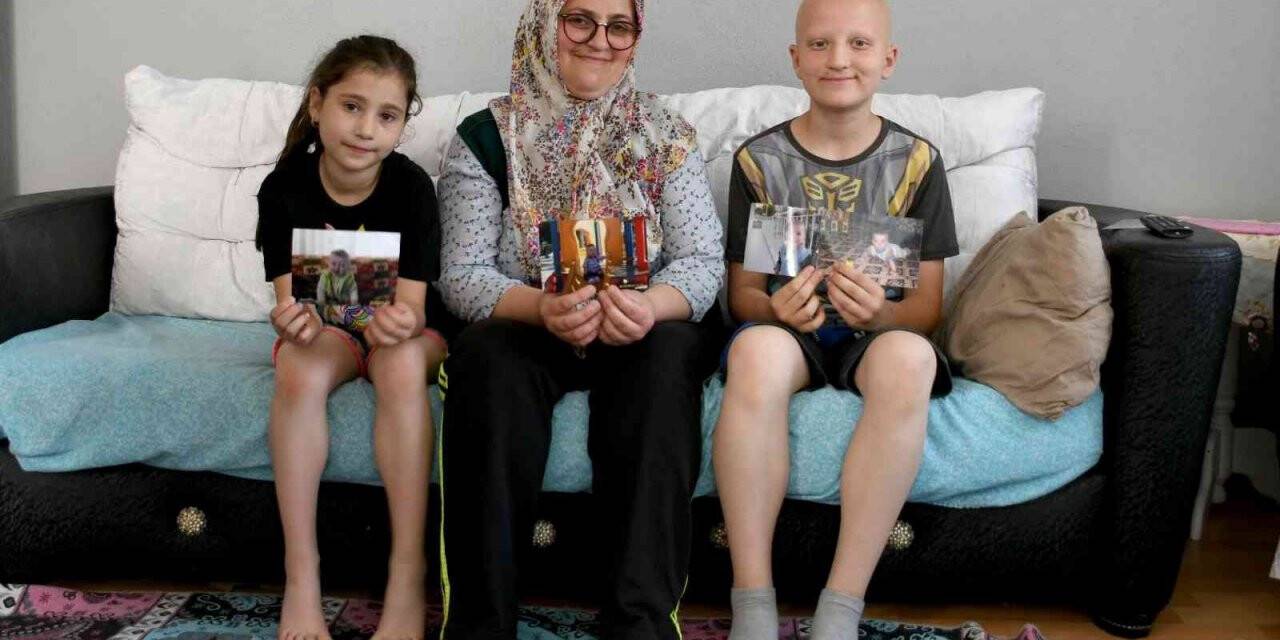 11 yıl önce berbere gitti bir daha saçları çıkmadı