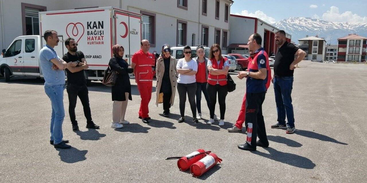 Kızılay çalışanlarına yangın eğitimi