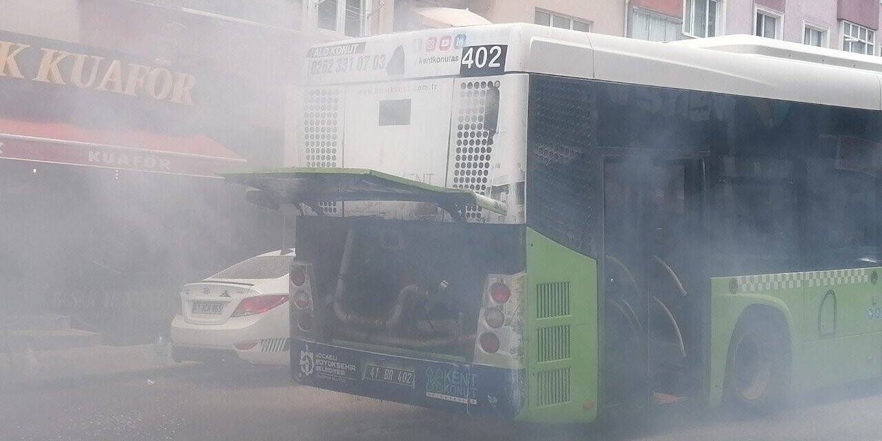 Seyir halindeki otobüste yangın çıktı