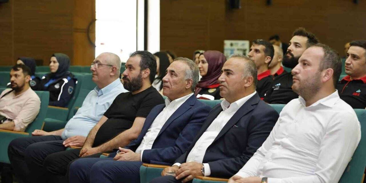 Sultangazi Belediyesinde Afet Eğitimleri başarıyla tamamlandı