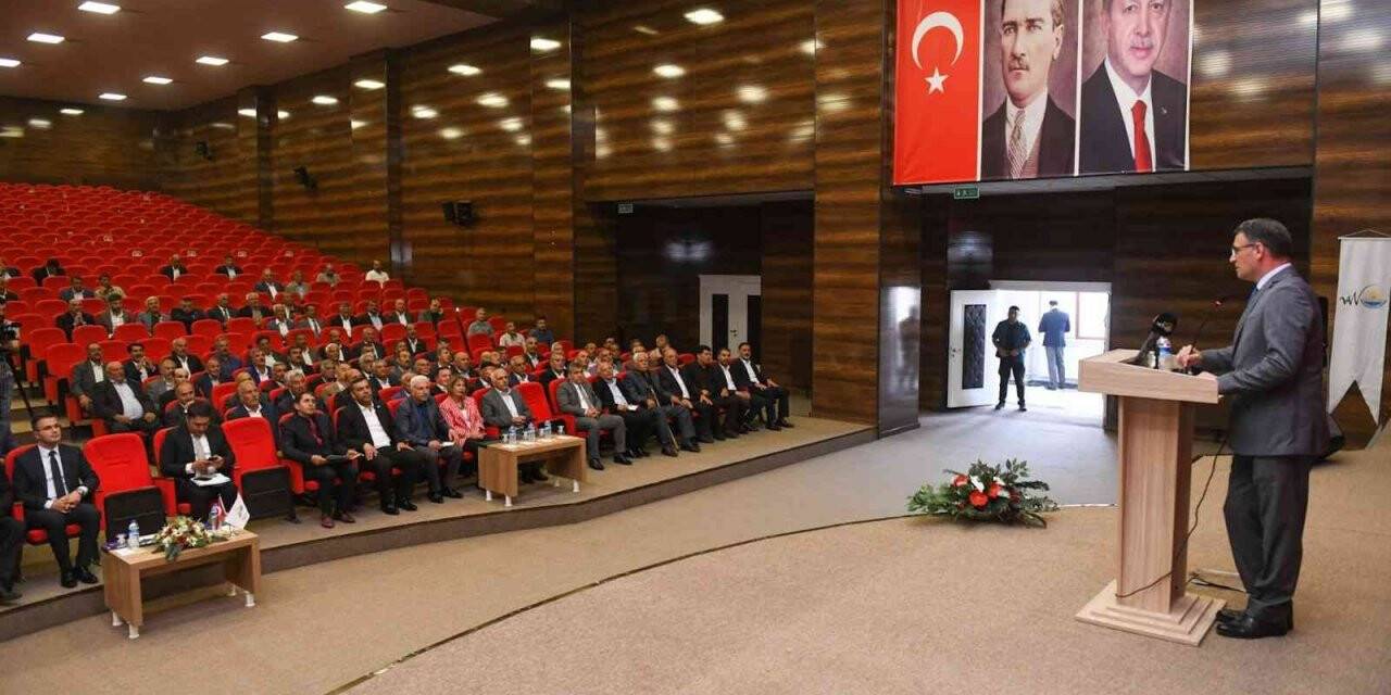 Vali Ozan Balcı mahalle muhtarlarıyla buluştu