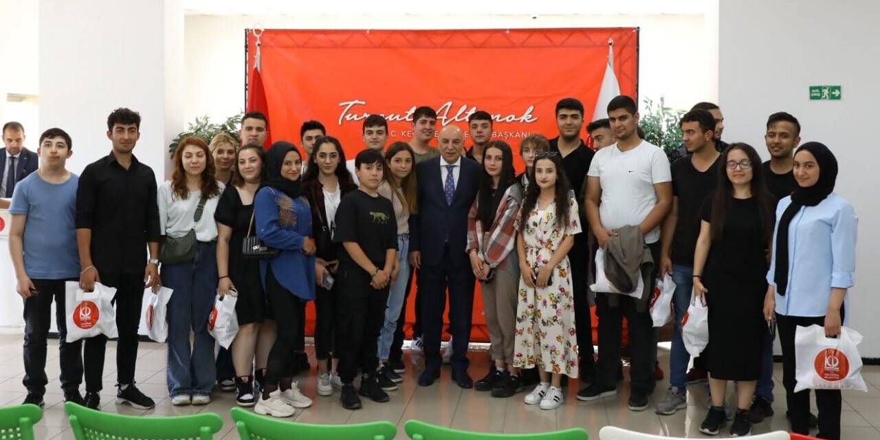 Başkan Altınok stajyer öğrencilerle buluştu