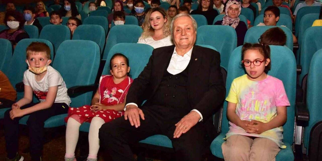 Başkan Bakkalcıoğlu Dünya Çocuk Günü’nde çocuklarla bir araya geldi