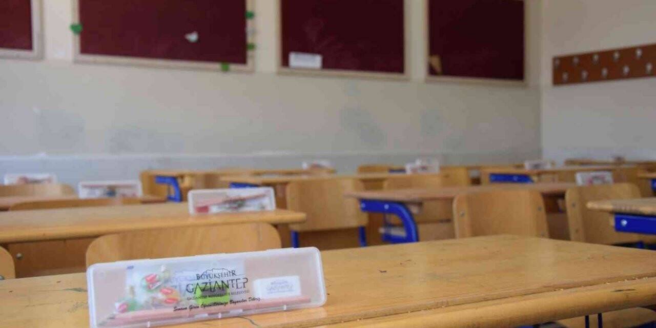 LGS’ye girecek 50 bin öğrenciye kalem seti