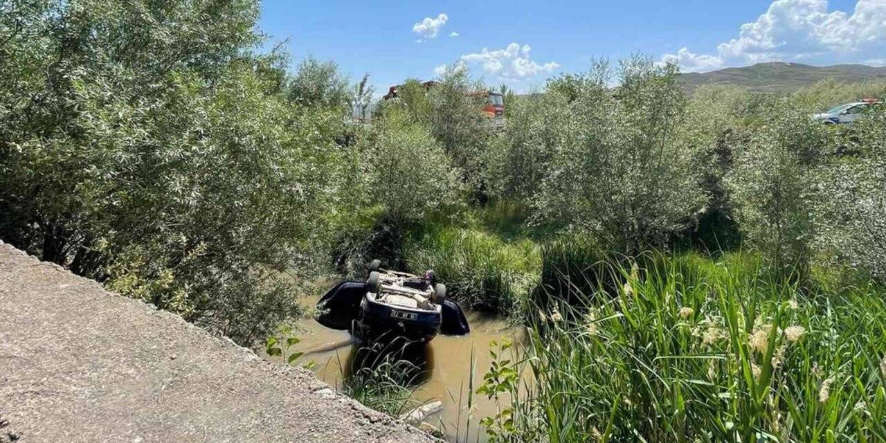 Çankırı’da otomobil dereye devrildi: 5 yaralı