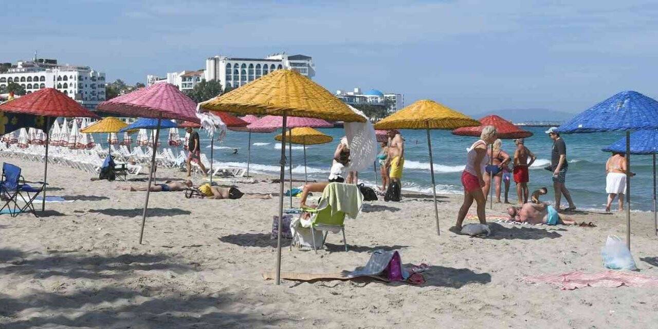 Kuşadası plajları misafirlerini bekliyor