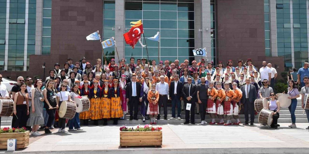 ESOGÜ’de Üniversiteler Arası Halk Dansları ve Müzik Festivali başladı