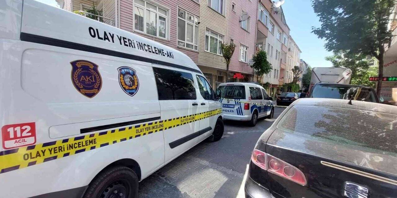 Küçükçekmece’de, içinde çocuk ve kadın olan araca silahlı saldırı