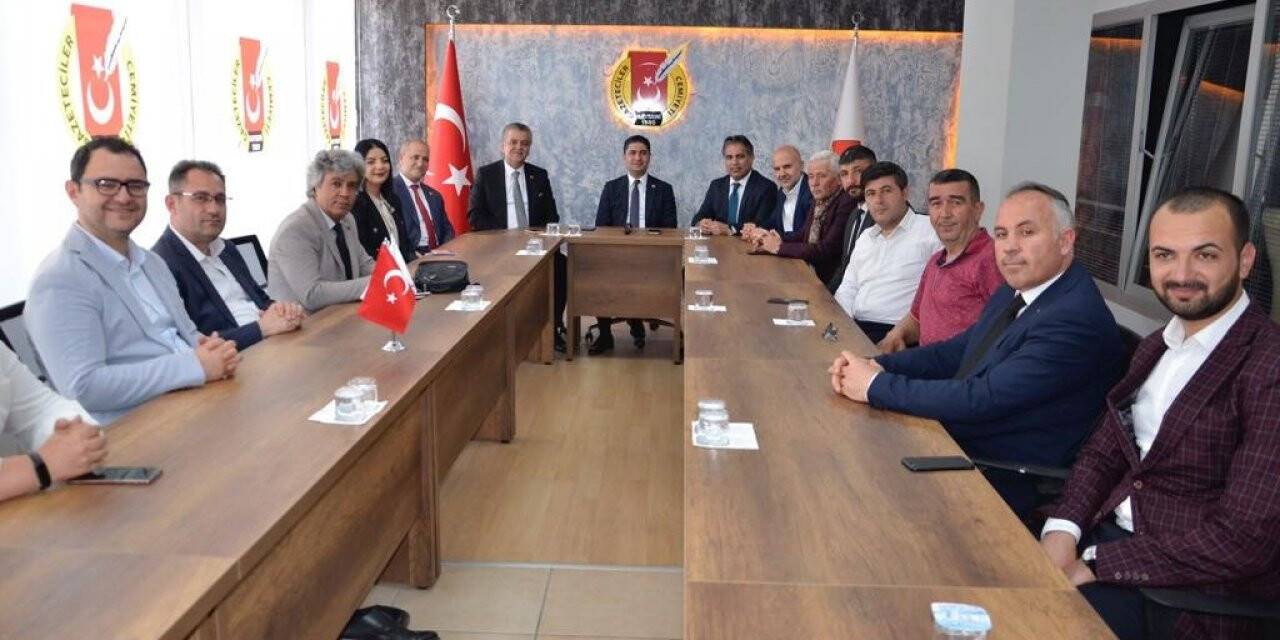 MHP’li Özdemir’den KGC’ye ziyaret