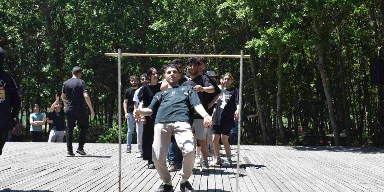 Esenyurt Belediyesi’nden öğrencilere motivasyon etkinliği