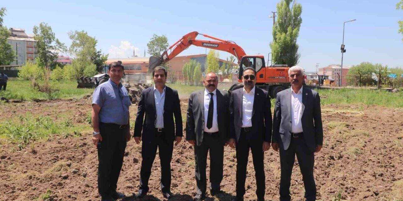 Ağrı’da 20 yıldır beklenen yol trafiğe açılıyor