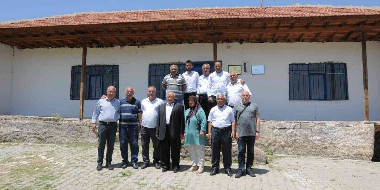 Neşet Ertaş’ın kız kardeşi Nadiye Ertuğrul: "Abimin kabul etmediği filmi biz de istemiyoruz"