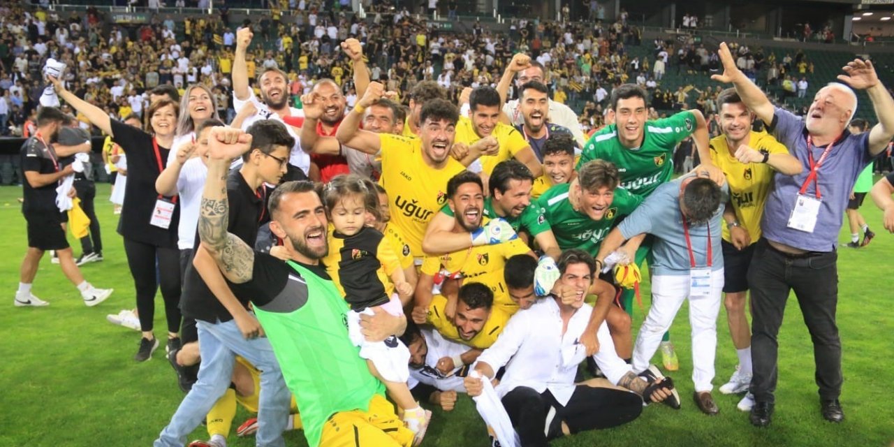 Konyaspor'dan İstanbulspor'a kutlama