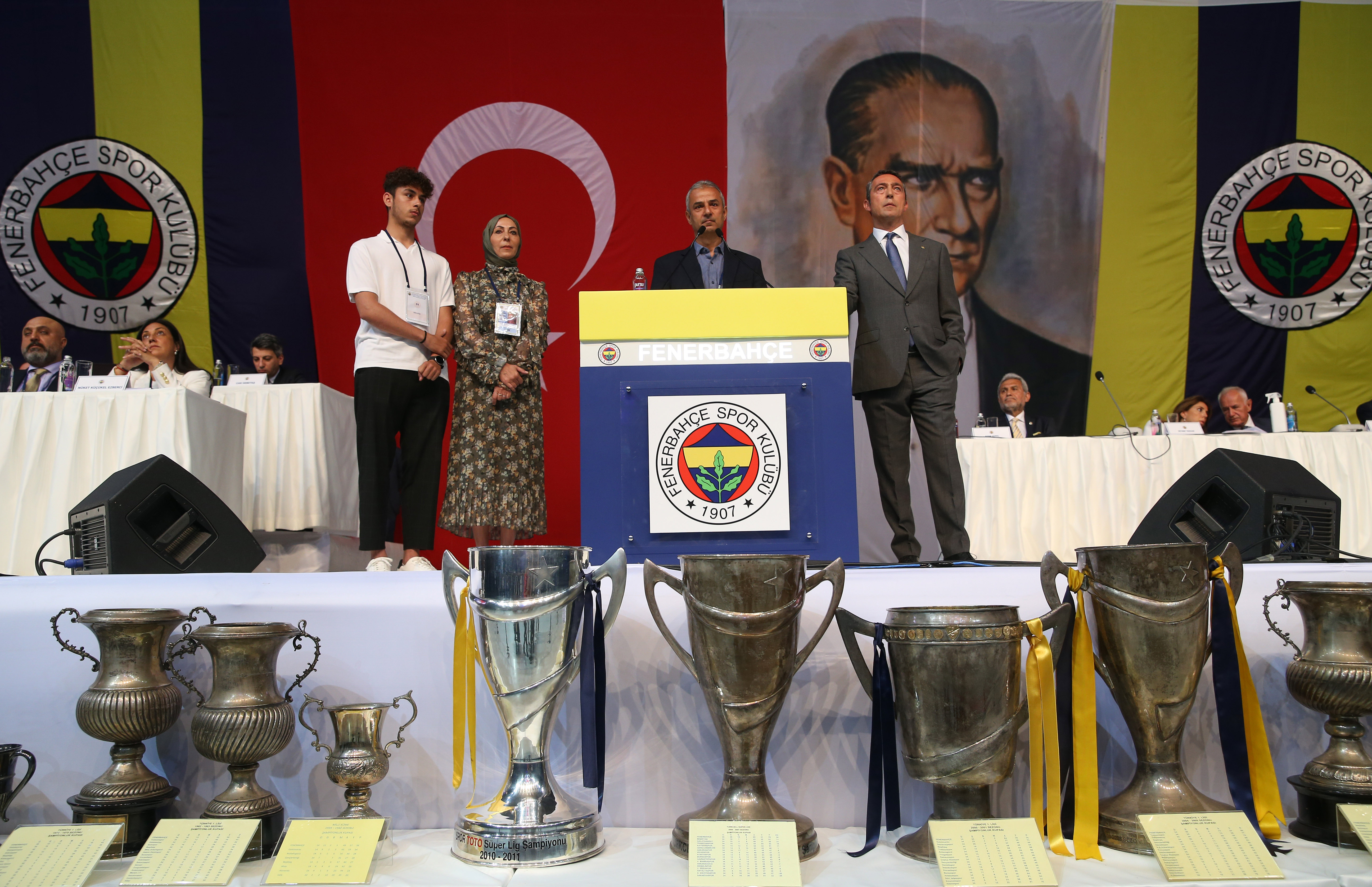 Fenerbahçe'nin 6 milyar 190 milyon lira borcunun olduğu açıklandı