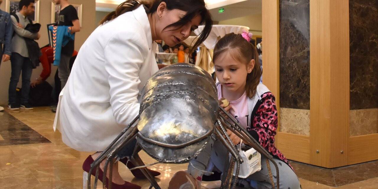 Atıkları sanata dönüştürdüler