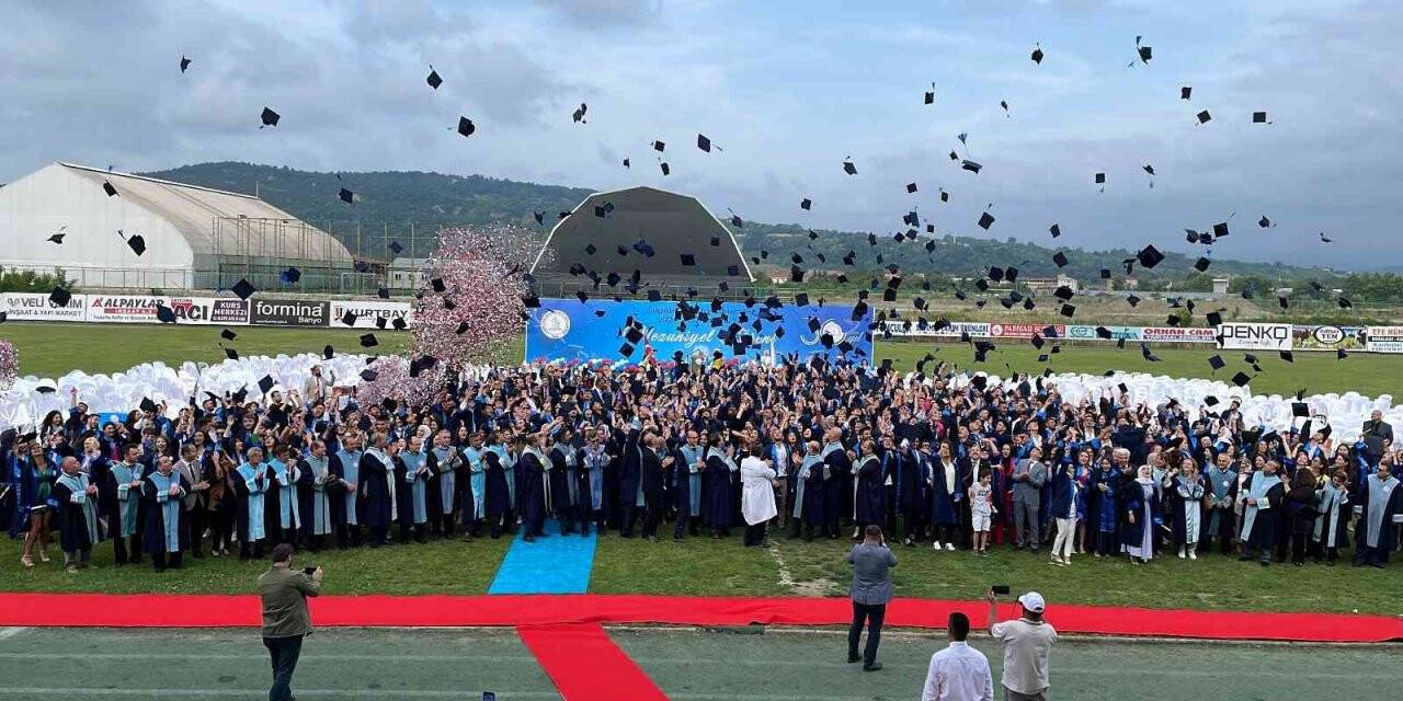 Çaycuma-Gökçebey MYO 587 öğrencisini mezun etti