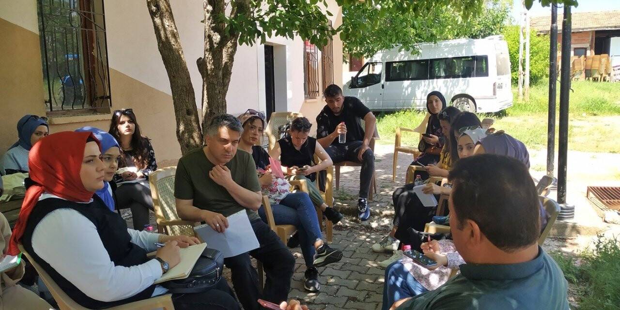 ÇAKÜ öğrencilerinin köyde sosyal yapı incelemesi