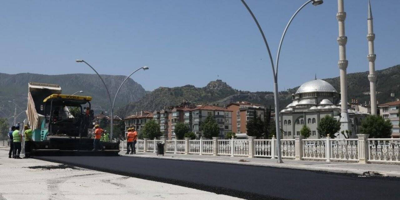 Amasya Belediyesi, asfalt çalışmalarını tam gaz sürdürüyor