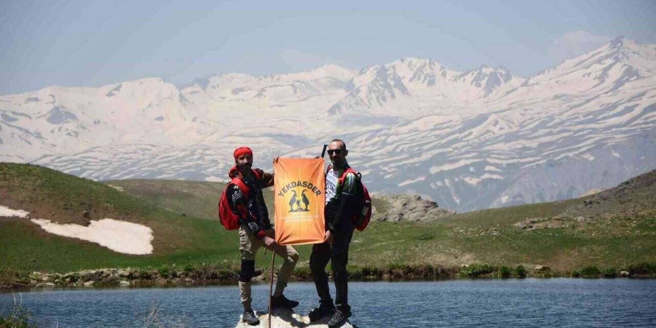 Yüksekovalı dağcılar Erdanis Göllerini gezdi