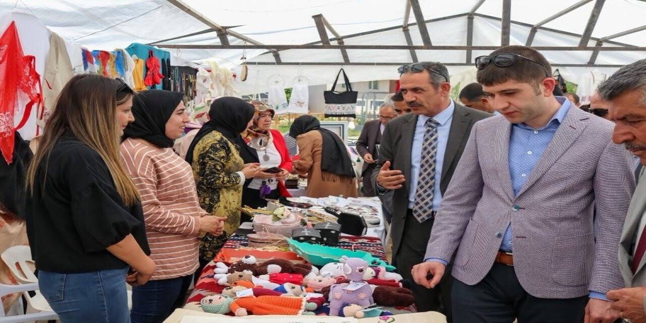 Gürpınar’da yılsonu sergisi