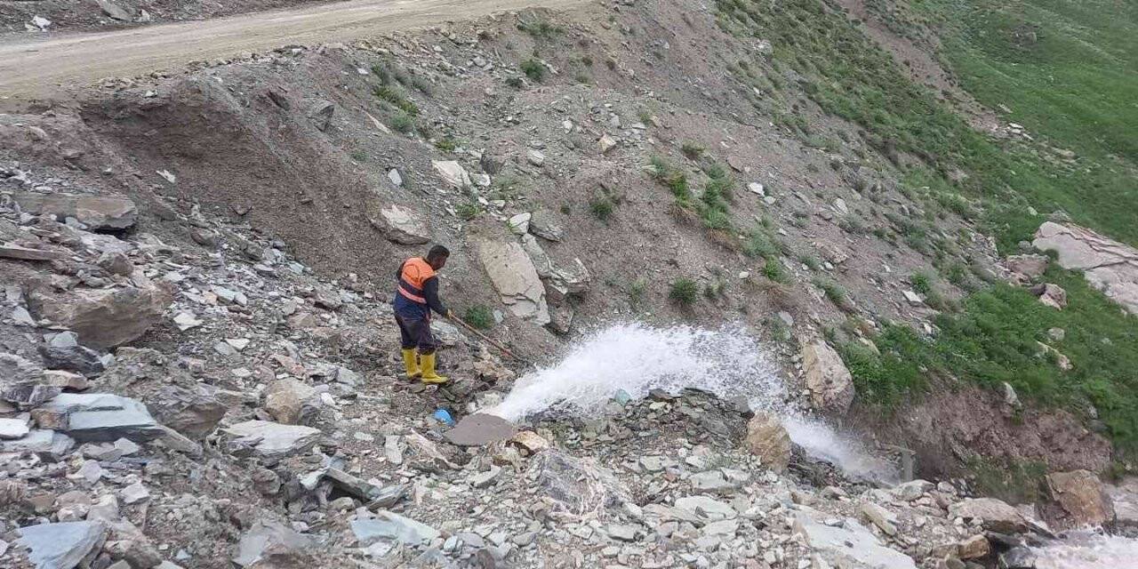 Hakkari’de iki mahalleye su verilemiyor