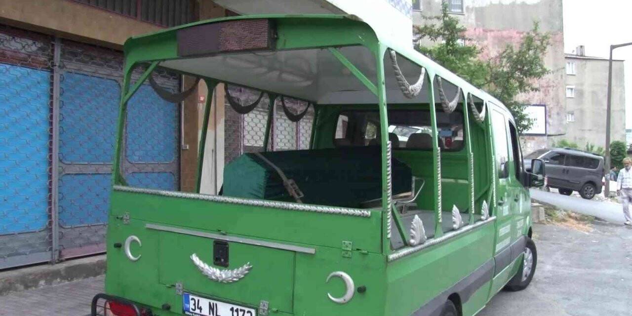 Ataşehir’de yaşlı adam dükkanının kapısında ölü bulundu