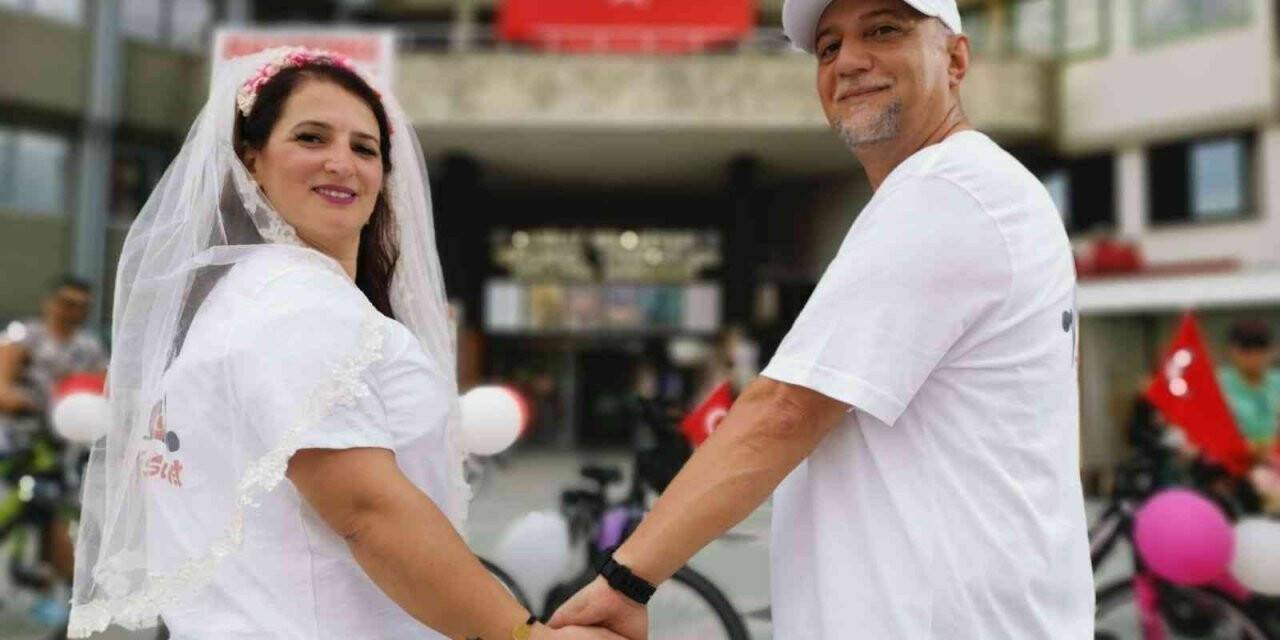 Bisiklet tutkunu çift bu sefer ’mutluluğa’ pedal çevirdi