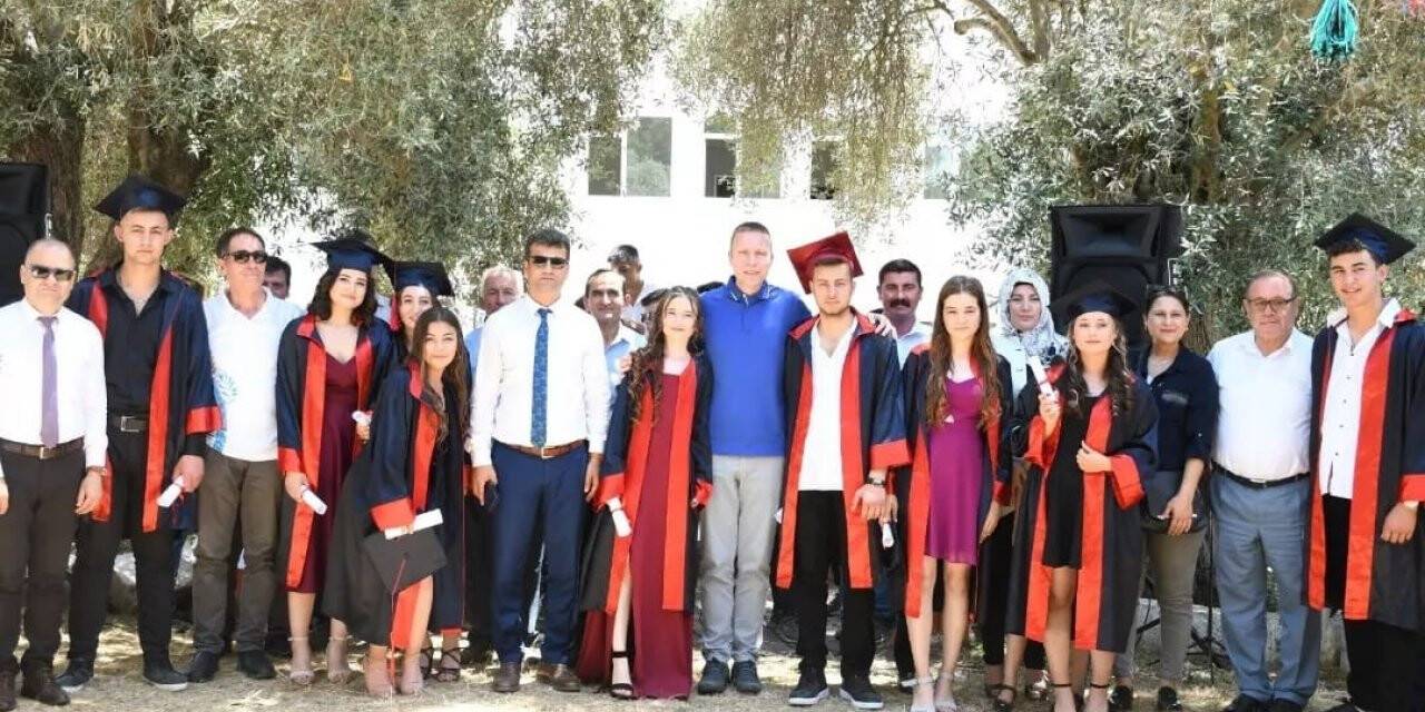 Milas Selimiye’de lise öğrencileri mezuniyet sevinci yaşadı