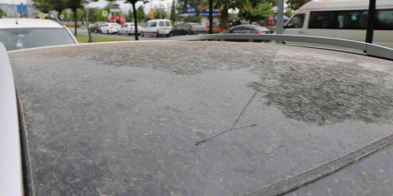 Samsun’da arabalar çamurla kaplandı