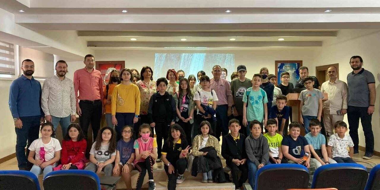 13 Lisede Bilim Söyleşisi gerçekleştirdi