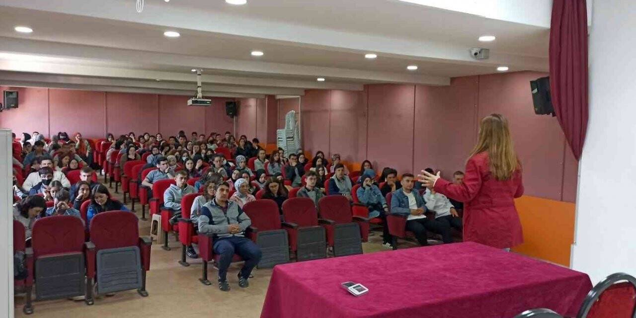 Ziraat Fakültesi üniversite adaylarıyla buluştu