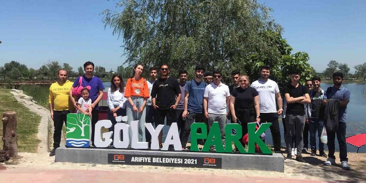 Doğa yürüyüşleriyle güzellikleri keşfediyorlar