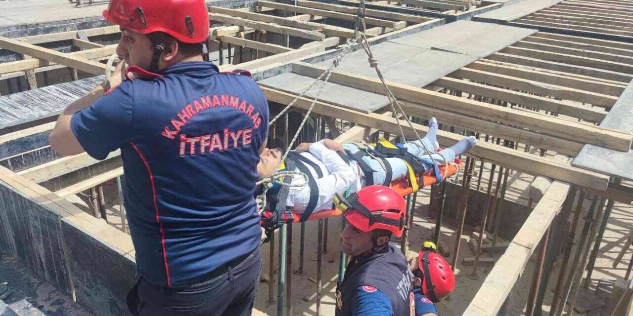 İnşaatı denetlerken düştü, vinçle kurtarıldı