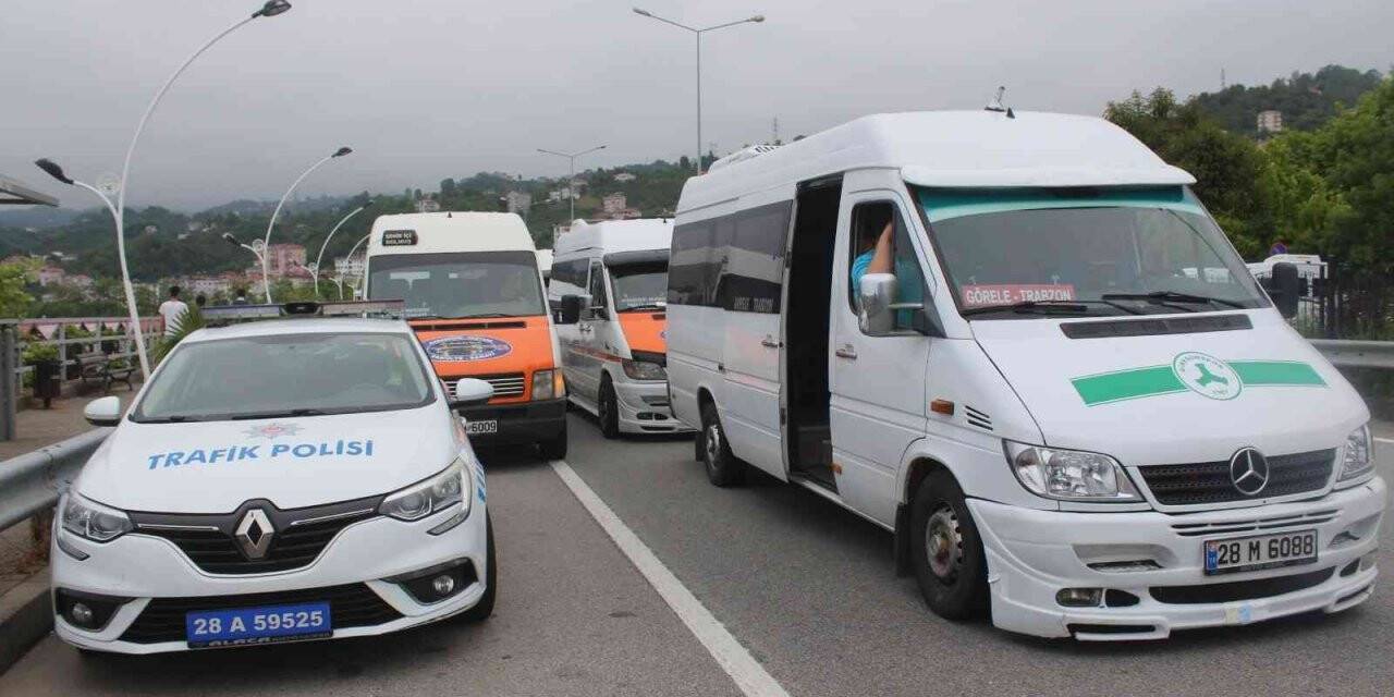 Göreleli dolmuş şoförlerinin durak eylemi