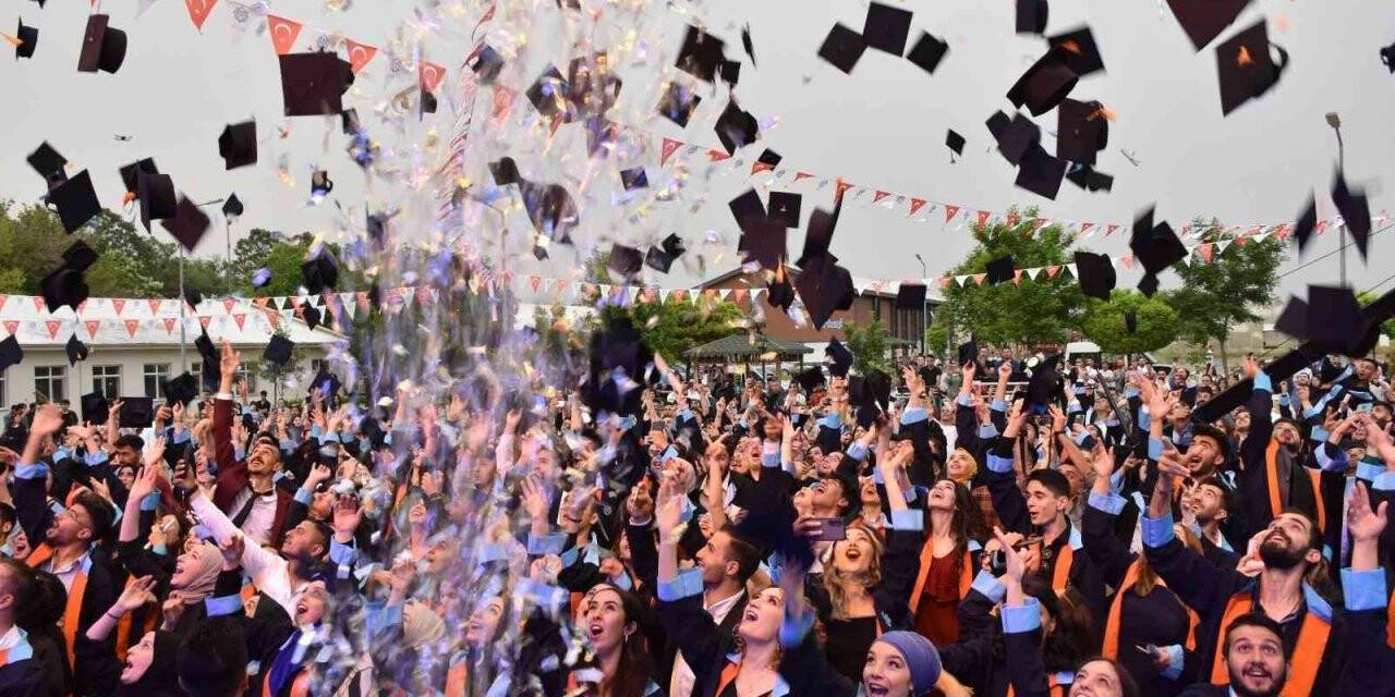 MTÜ’de mezuniyet töreni