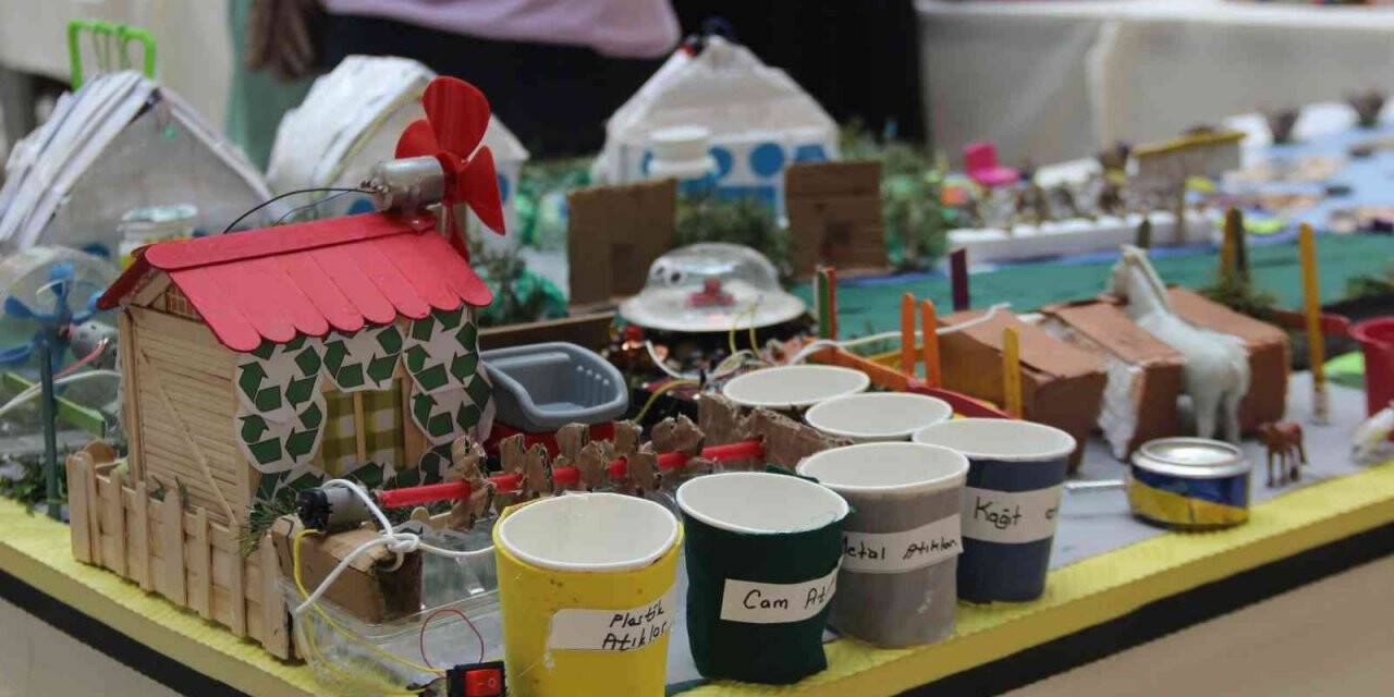 Öğrencilerin hazırladığı geri dönüşüm sergisi açıldı