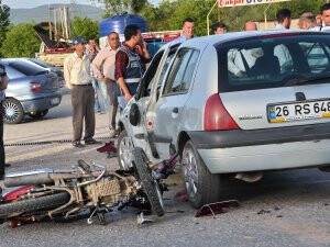 Otomobilin Çarptığı Motosiklet Sürücüsü Yaralandı