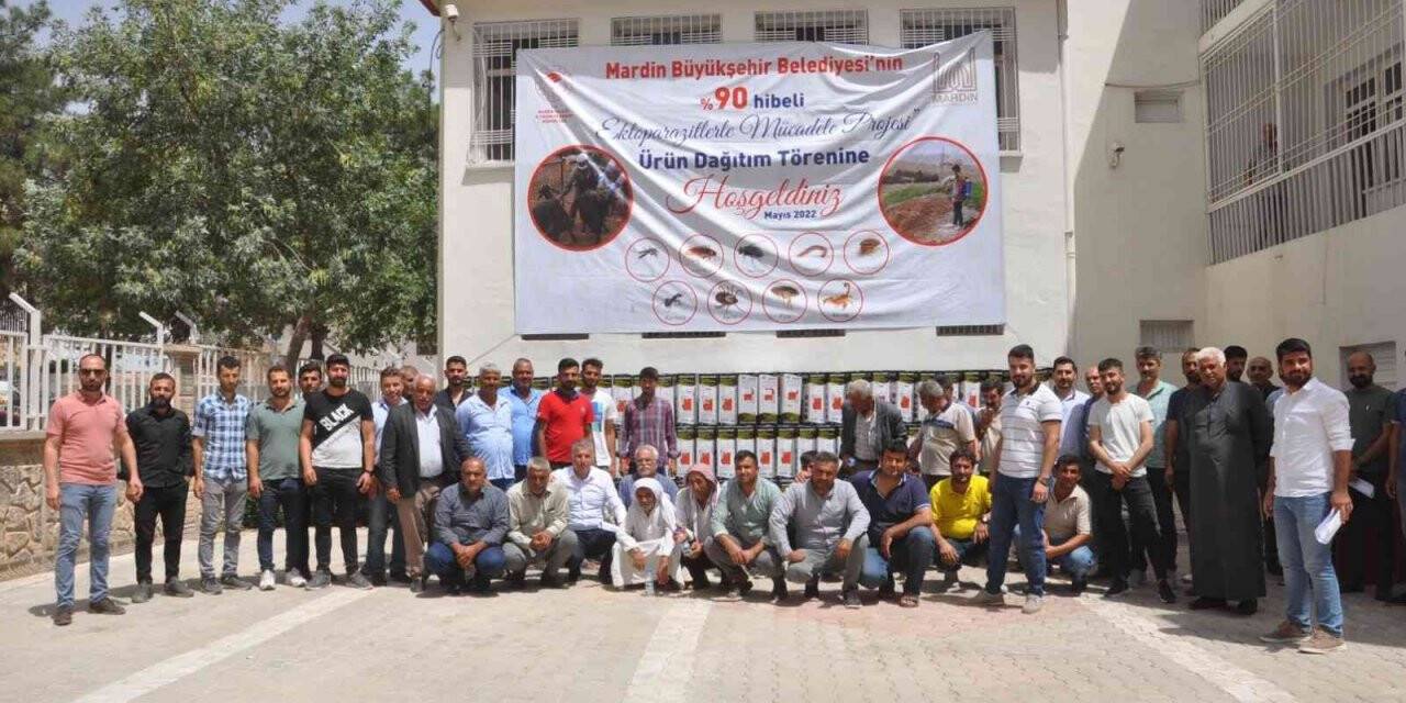 Mardin’de besicilere sırt pompası ve ilaç desteği